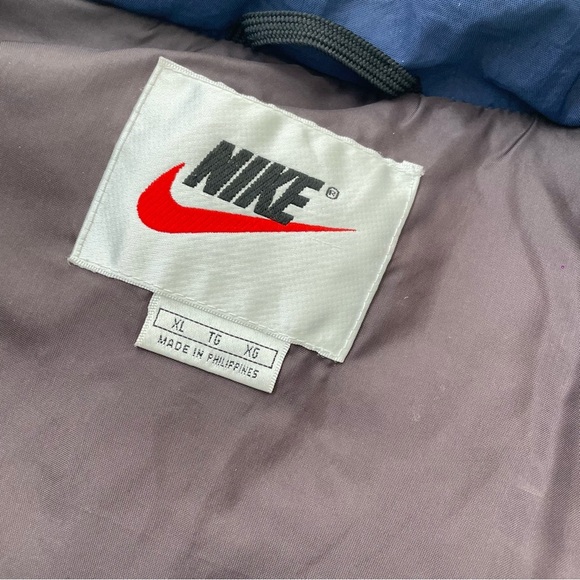 Vintage 90's Nike Navy Blue Puffer Vest | Size XL - Picture 5 of 10